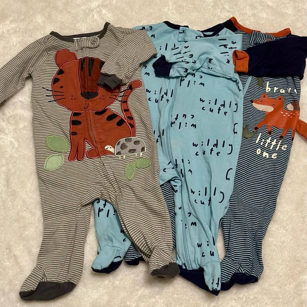 Gerber 0-3M safari footed onesies set of 3